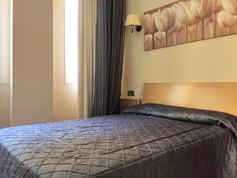 Dream Suites And Apartments Almeria Centro Luaran gambar