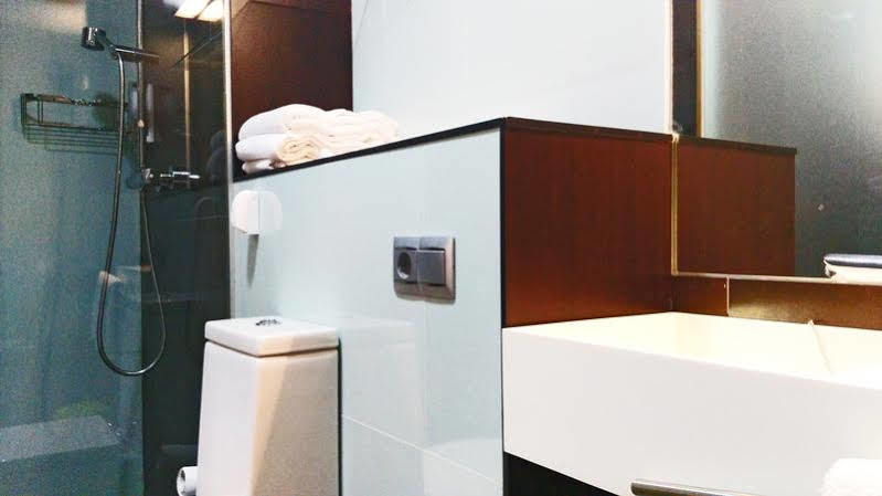 Dream Suites And Apartments Almeria Centro Luaran gambar