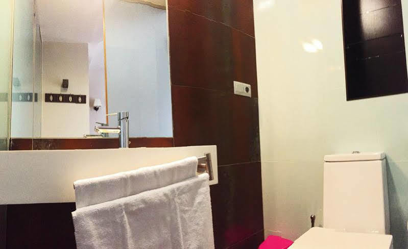 Dream Suites And Apartments Almeria Centro Luaran gambar