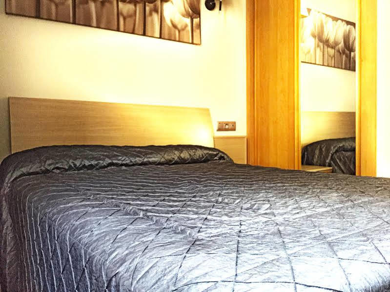 Dream Suites And Apartments Almeria Centro Luaran gambar