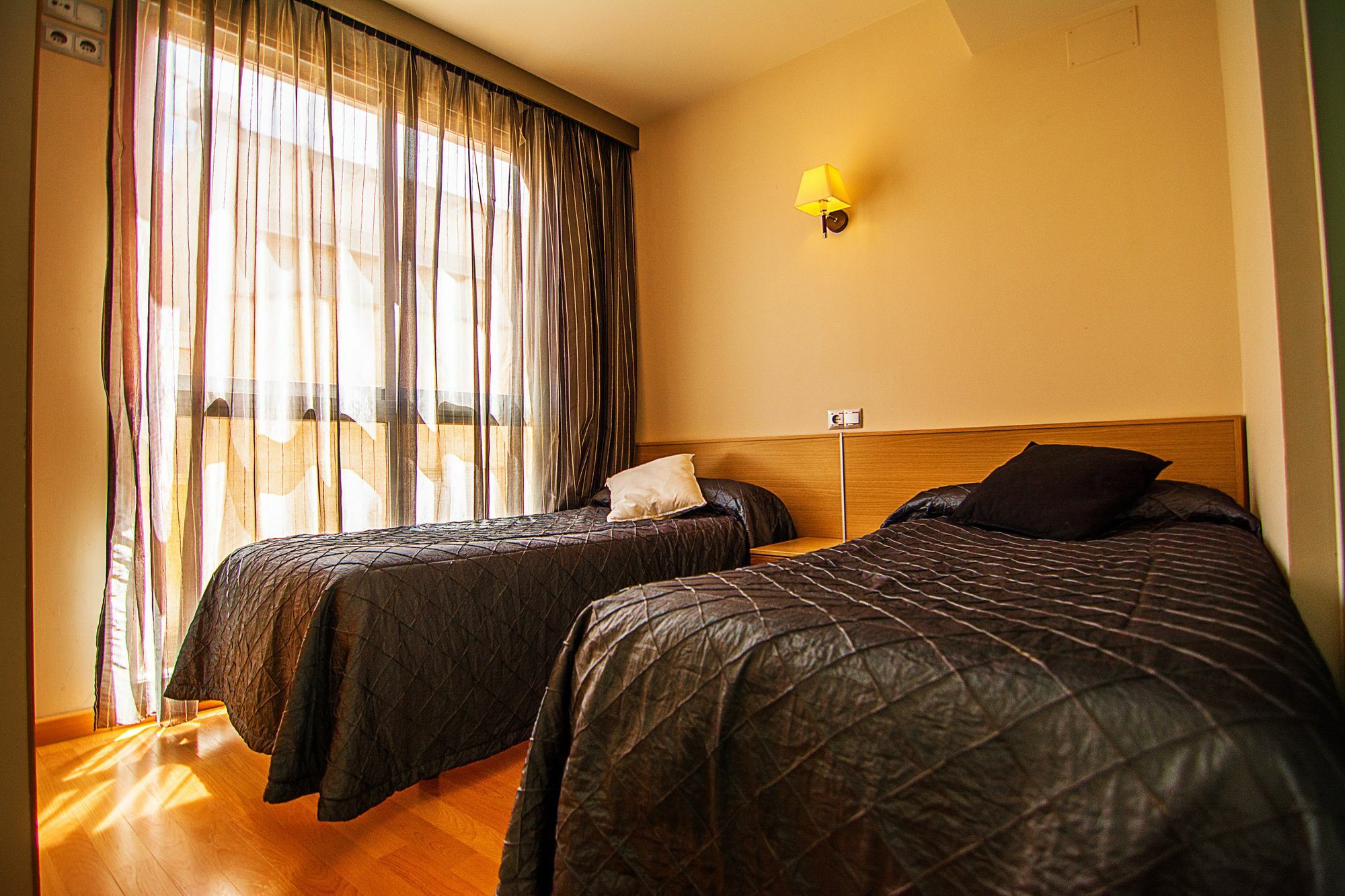 Dream Suites And Apartments Almeria Centro Luaran gambar