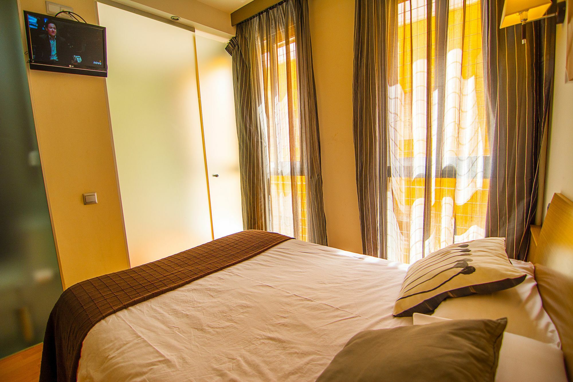 Dream Suites And Apartments Almeria Centro Luaran gambar